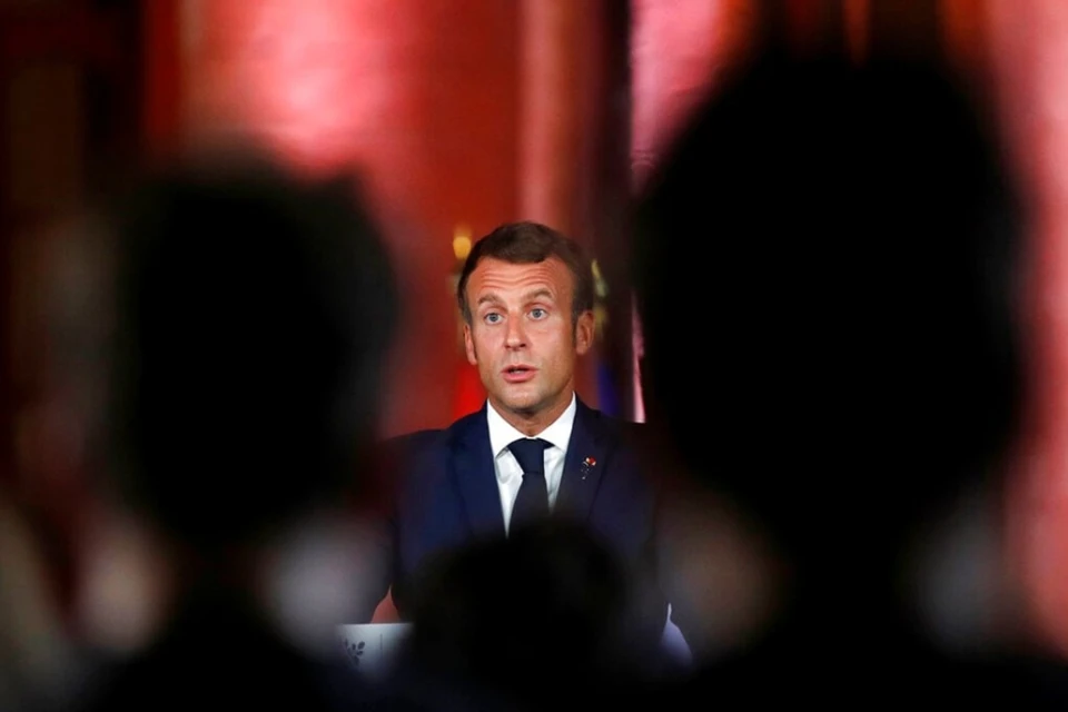 Macron against wearing hijabs in sport
